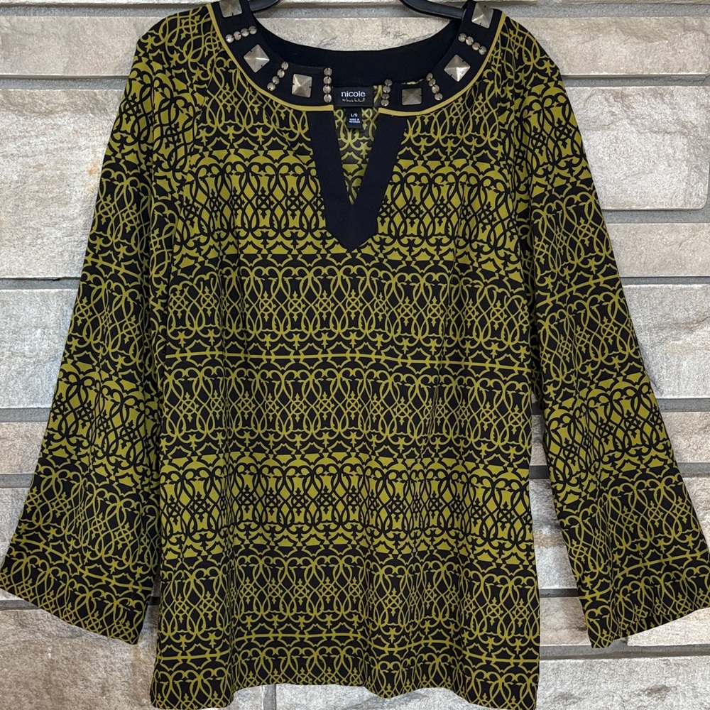 Nicole by Nicole Miller Black and Olive Patterned Blouse